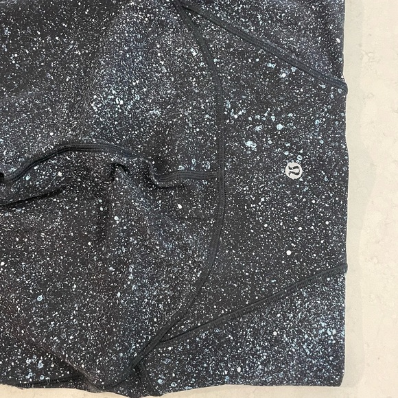 HIGH rise lulu size 6 with mesh tight - Picture 12 of 14